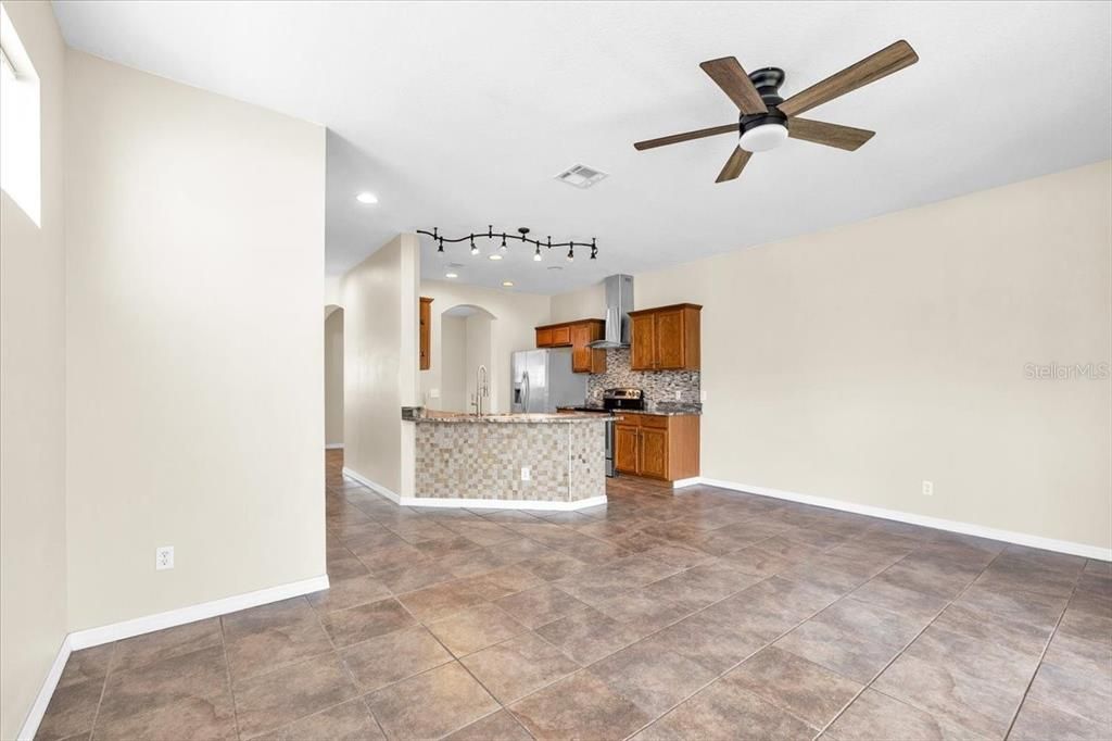 For Sale: $249,000 (3 beds, 2 baths, 1608 Square Feet)