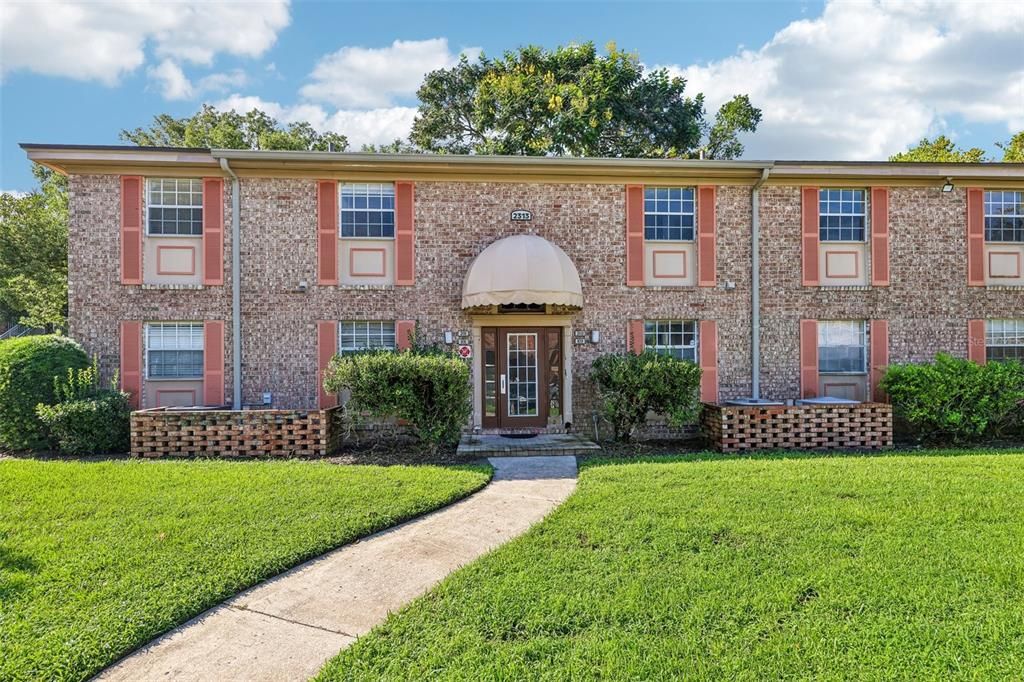 For Sale: $150,000 (2 beds, 2 baths, 1206 Square Feet)