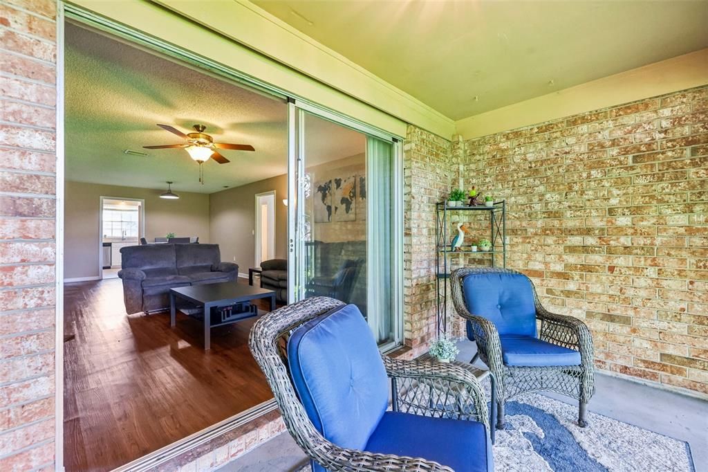 For Sale: $150,000 (2 beds, 2 baths, 1206 Square Feet)