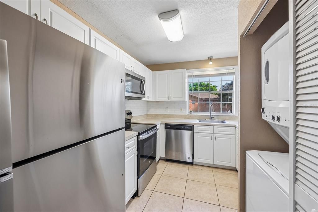 For Sale: $150,000 (2 beds, 2 baths, 1206 Square Feet)