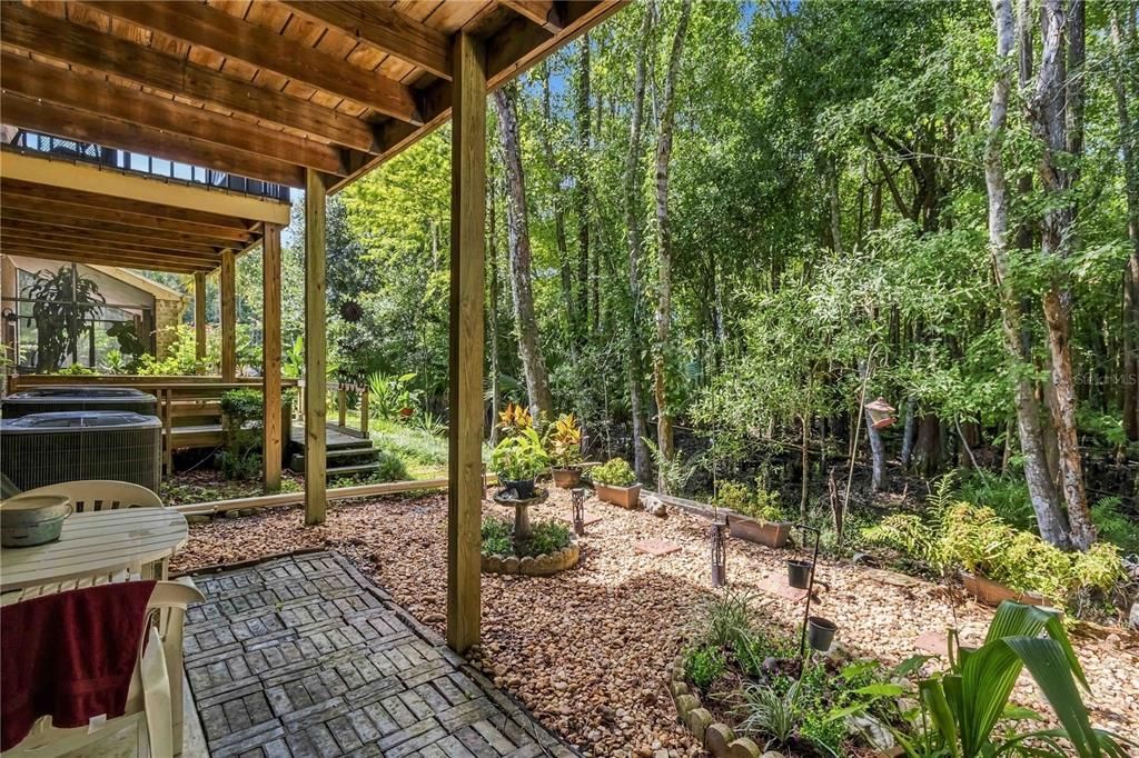 Active With Contract: $299,900 (2 beds, 2 baths, 2170 Square Feet)