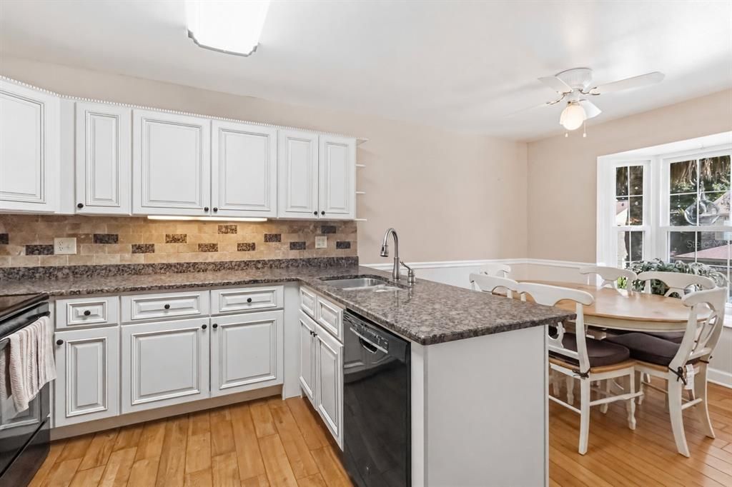 Active With Contract: $299,900 (2 beds, 2 baths, 2170 Square Feet)