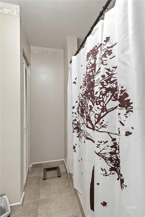 Active With Contract: $299,900 (2 beds, 2 baths, 2170 Square Feet)
