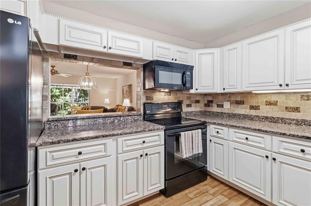 Active With Contract: $299,900 (2 beds, 2 baths, 2170 Square Feet)