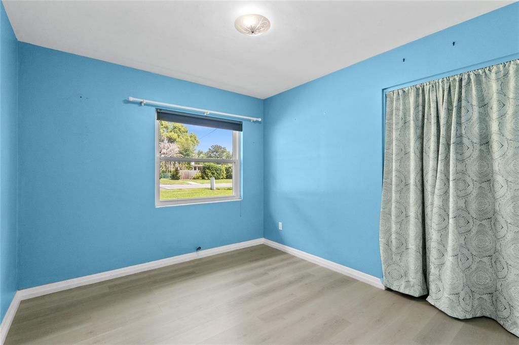 For Sale: $355,000 (4 beds, 2 baths, 1582 Square Feet)