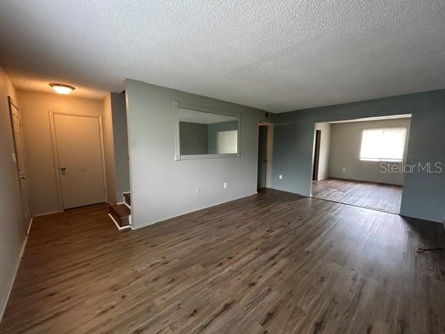For Sale: $189,900 (3 beds, 2 baths, 1407 Square Feet)