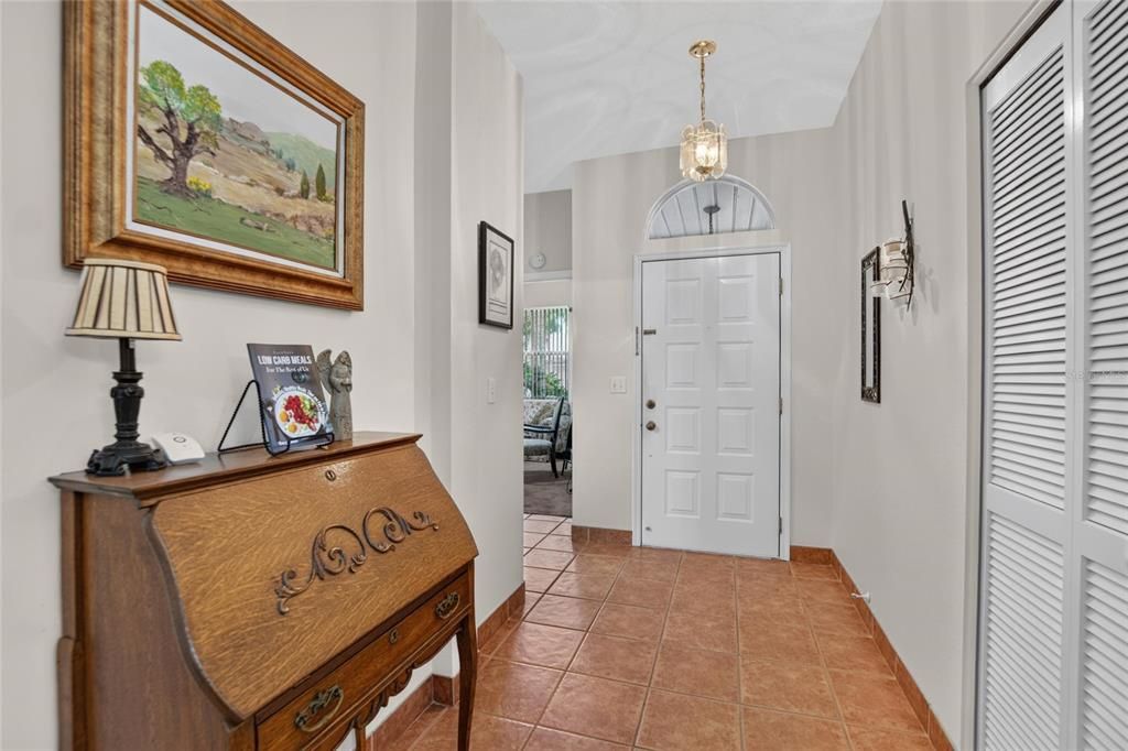For Sale: $239,900 (2 beds, 2 baths, 1556 Square Feet)