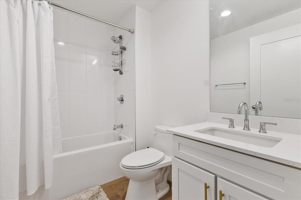 En Venta: $840,000 (2 camas, 2 baños, 2003 Pies cuadrados)