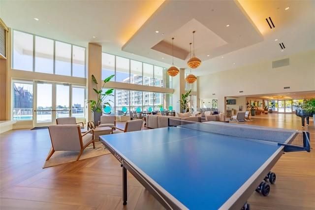En Venta: $840,000 (2 camas, 2 baños, 2003 Pies cuadrados)