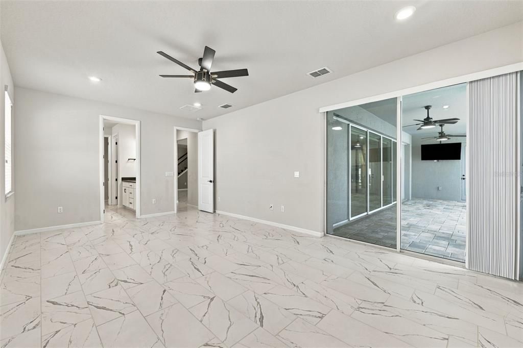 For Sale: $835,000 (7 beds, 5 baths, 4447 Square Feet)