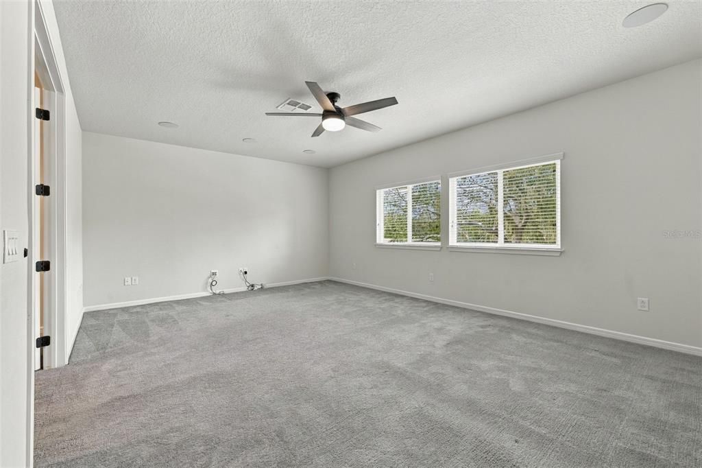 For Sale: $835,000 (7 beds, 5 baths, 4447 Square Feet)