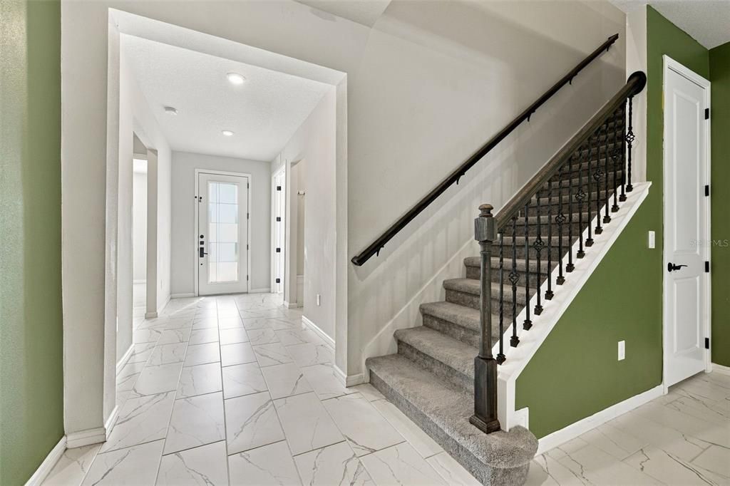 For Sale: $835,000 (7 beds, 5 baths, 4447 Square Feet)