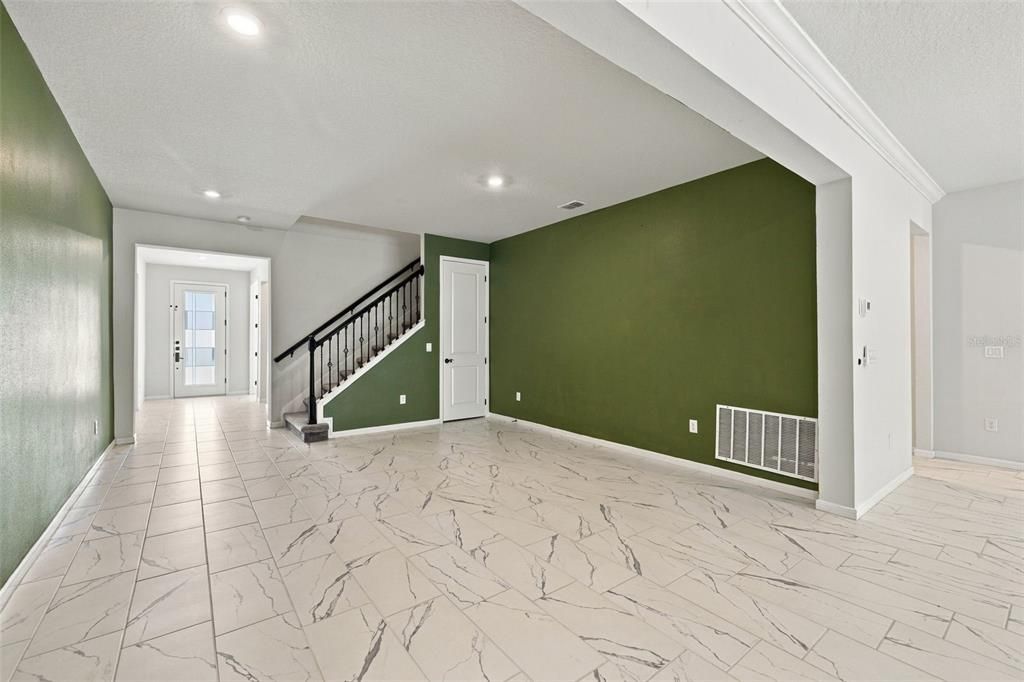 For Sale: $835,000 (7 beds, 5 baths, 4447 Square Feet)