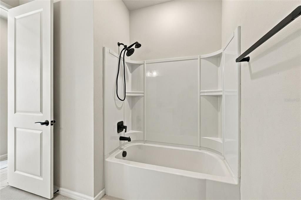For Sale: $835,000 (7 beds, 5 baths, 4447 Square Feet)