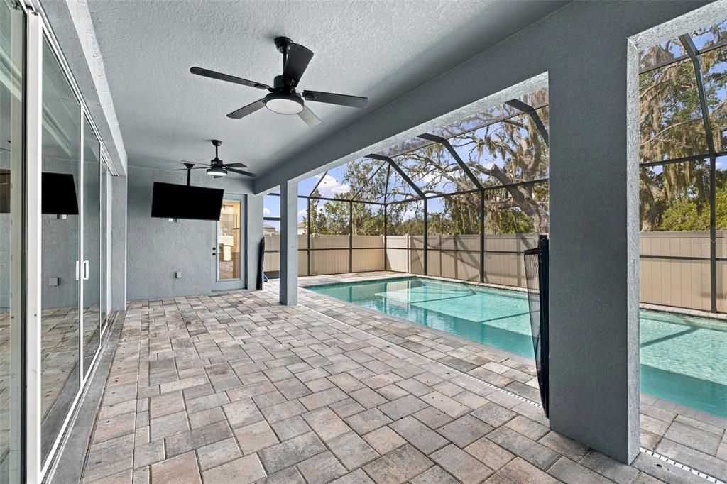 For Sale: $835,000 (7 beds, 5 baths, 4447 Square Feet)