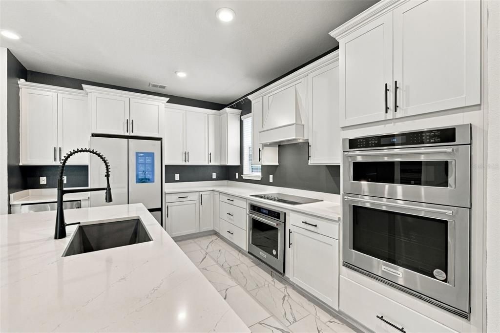 For Sale: $835,000 (7 beds, 5 baths, 4447 Square Feet)