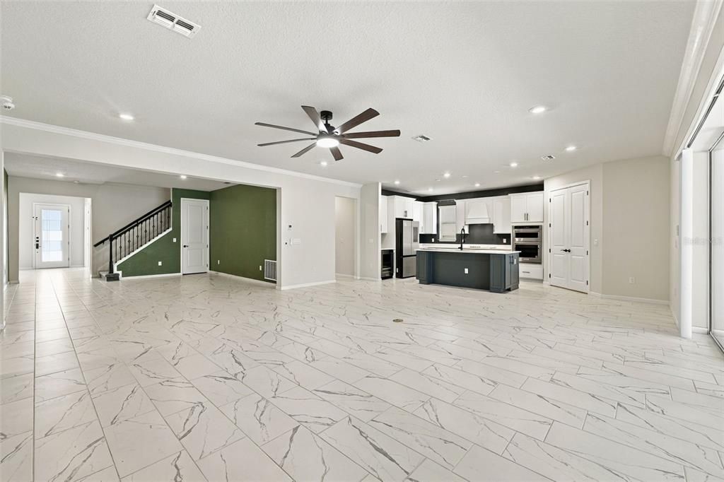 For Sale: $835,000 (7 beds, 5 baths, 4447 Square Feet)