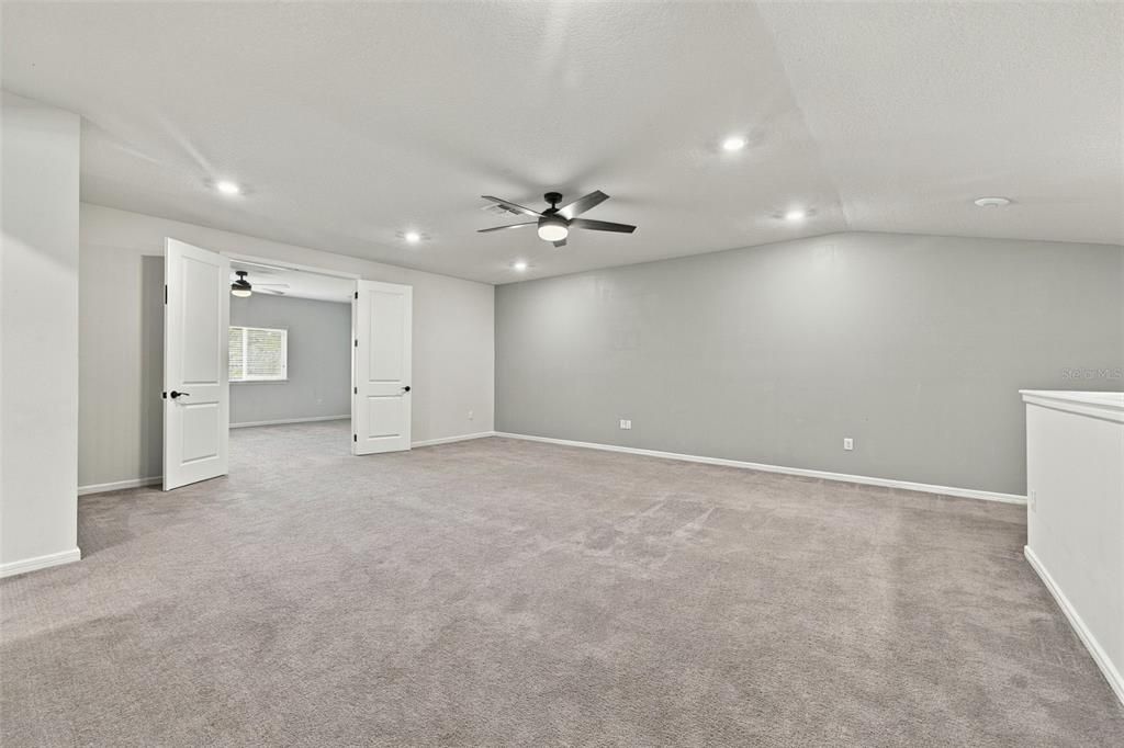 For Sale: $835,000 (7 beds, 5 baths, 4447 Square Feet)