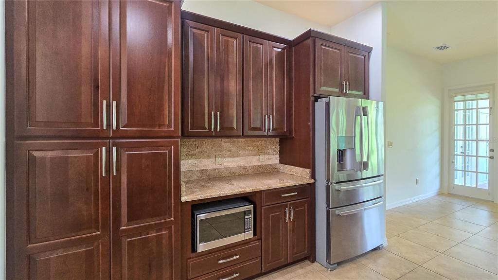待售: $569,900 (4 贝兹, 2 浴室, 2360 平方英尺)