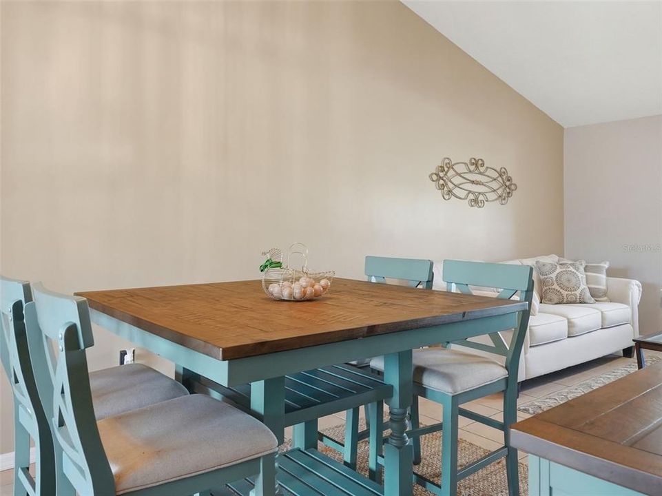 For Sale: $324,900 (3 beds, 2 baths, 1952 Square Feet)