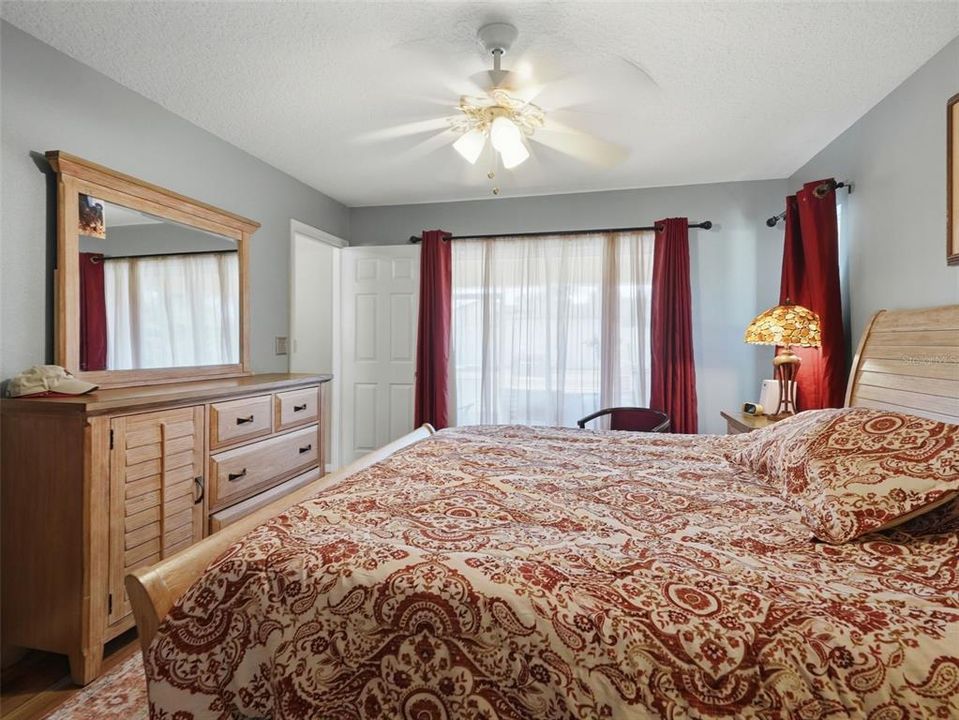 For Sale: $324,900 (3 beds, 2 baths, 1952 Square Feet)