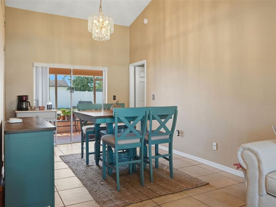 For Sale: $324,900 (3 beds, 2 baths, 1952 Square Feet)