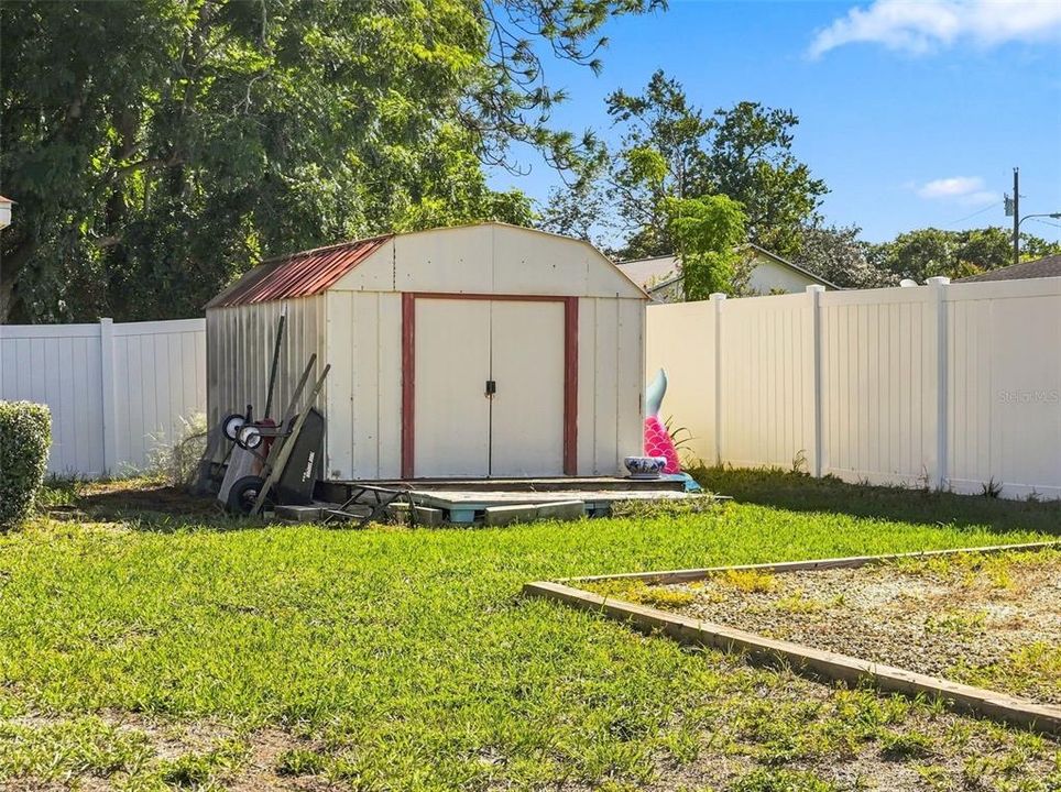 For Sale: $324,900 (3 beds, 2 baths, 1952 Square Feet)