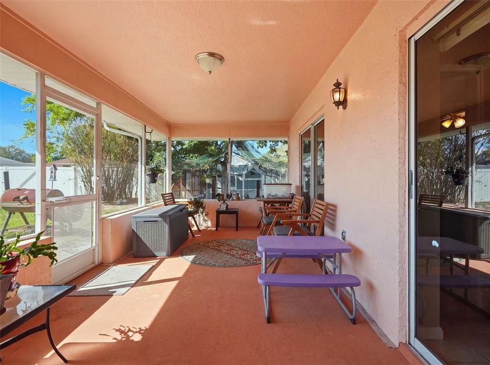 For Sale: $324,900 (3 beds, 2 baths, 1952 Square Feet)