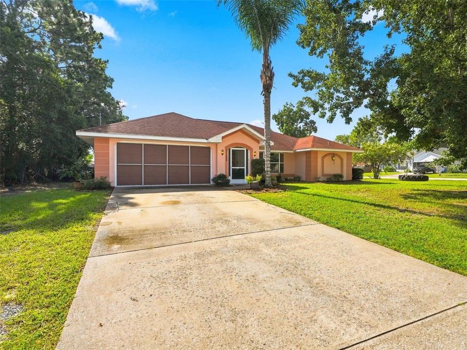 For Sale: $324,900 (3 beds, 2 baths, 1952 Square Feet)