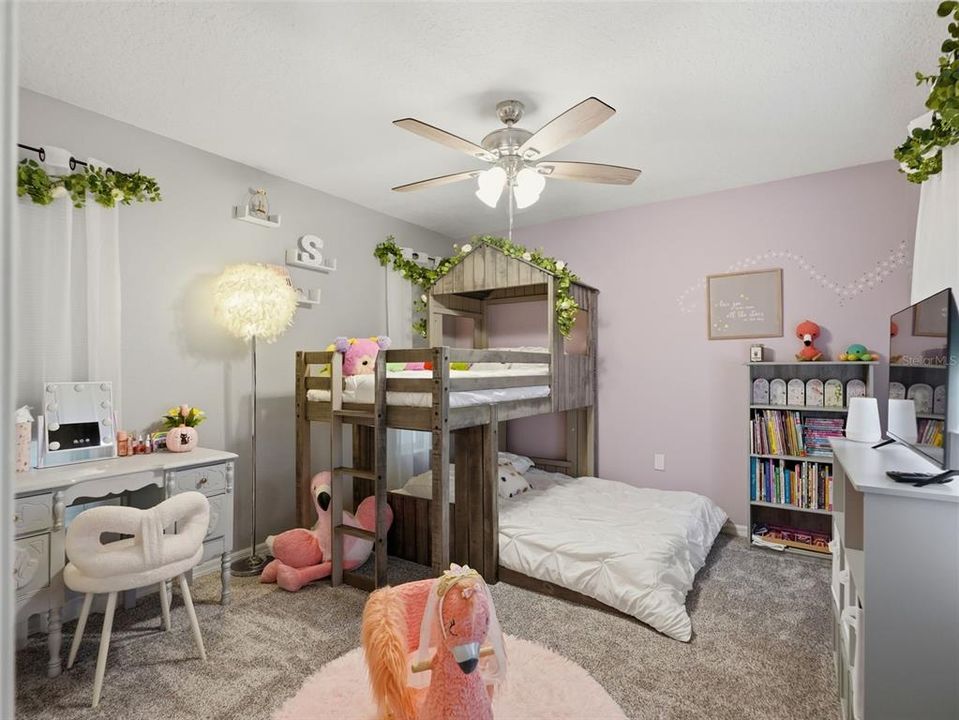 For Sale: $324,900 (3 beds, 2 baths, 1952 Square Feet)