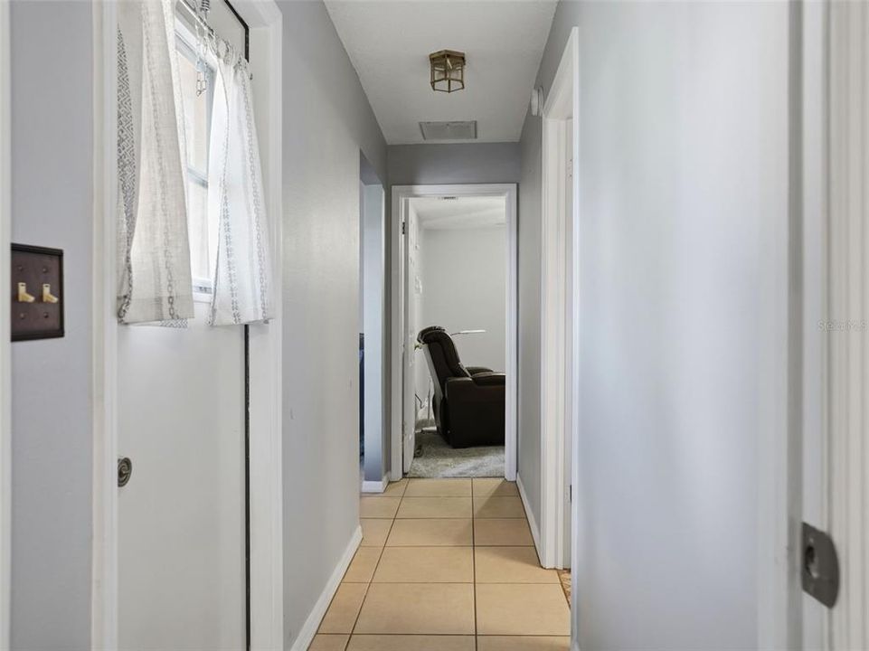 For Sale: $324,900 (3 beds, 2 baths, 1952 Square Feet)