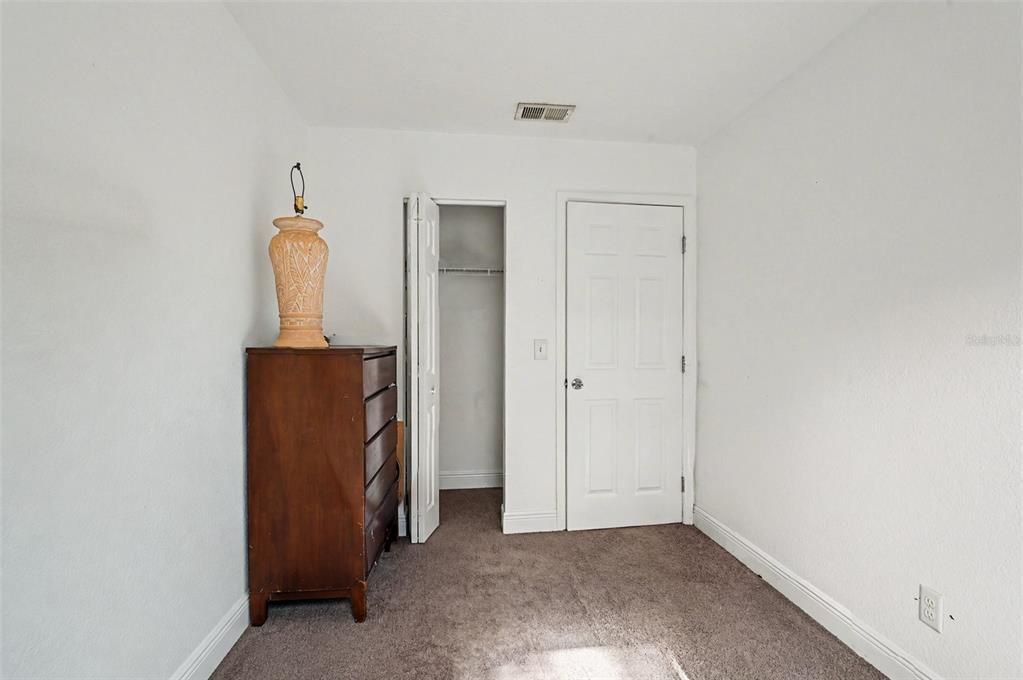 En Venta: $299,900 (4 camas, 2 baños, 1705 Pies cuadrados)