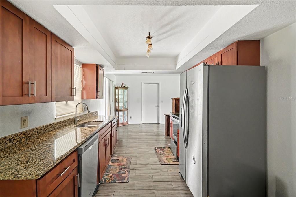 En Venta: $299,900 (4 camas, 2 baños, 1705 Pies cuadrados)