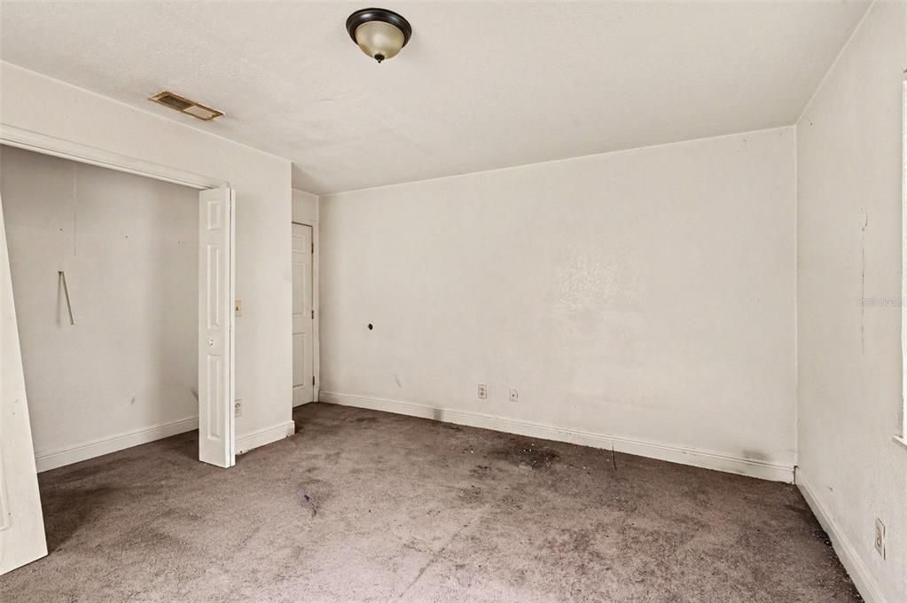 En Venta: $299,900 (4 camas, 2 baños, 1705 Pies cuadrados)
