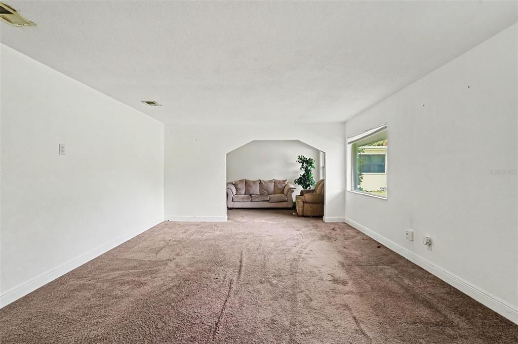 En Venta: $299,900 (4 camas, 2 baños, 1705 Pies cuadrados)