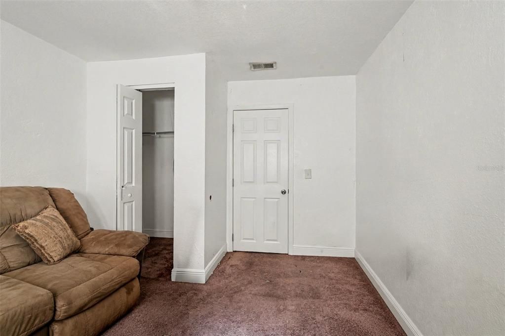 En Venta: $299,900 (4 camas, 2 baños, 1705 Pies cuadrados)