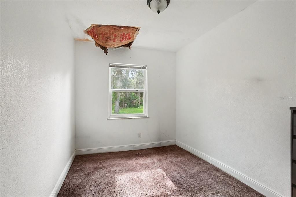 En Venta: $299,900 (4 camas, 2 baños, 1705 Pies cuadrados)