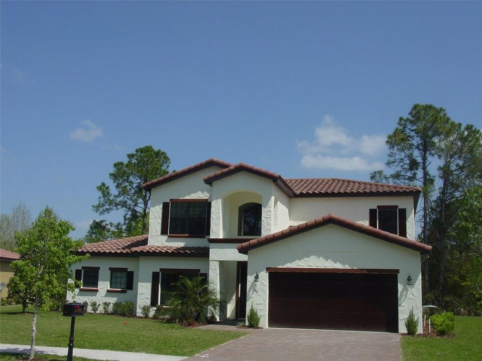 For Rent: $2,870 (5 beds, 3 baths, 2555 Square Feet)