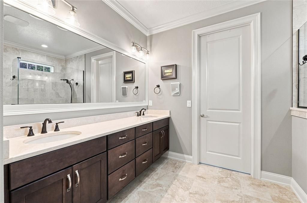 For Sale: $490,000 (3 beds, 2 baths, 1967 Square Feet)