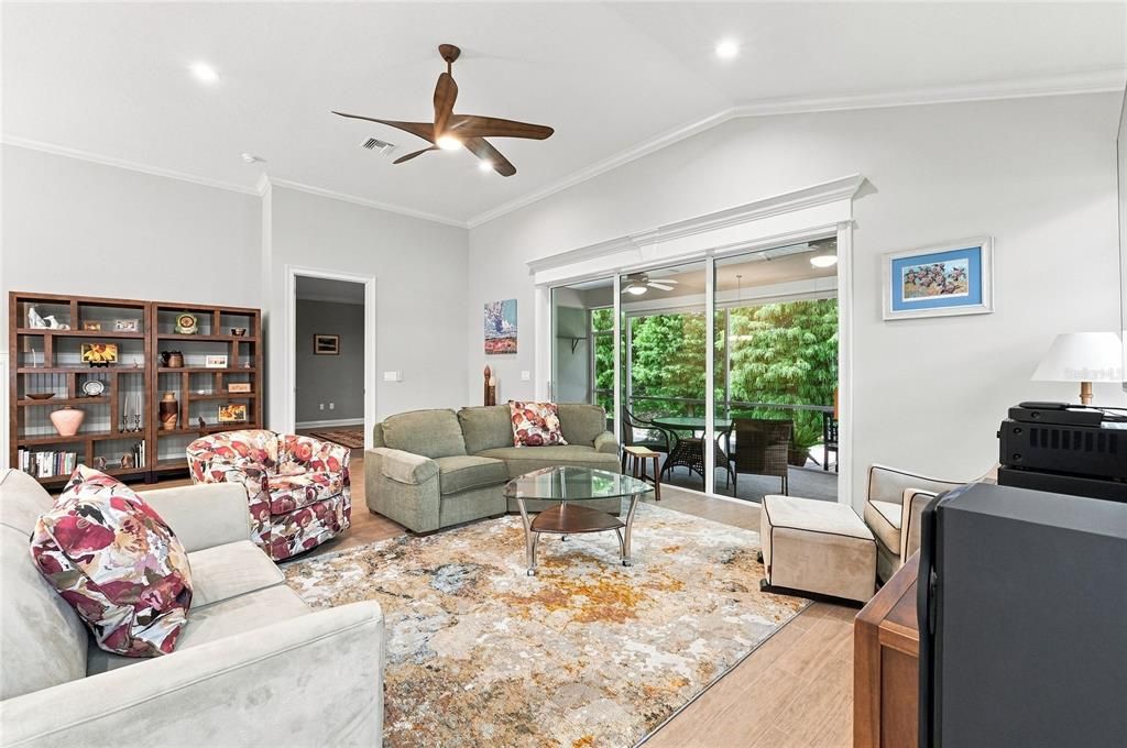 For Sale: $490,000 (3 beds, 2 baths, 1967 Square Feet)