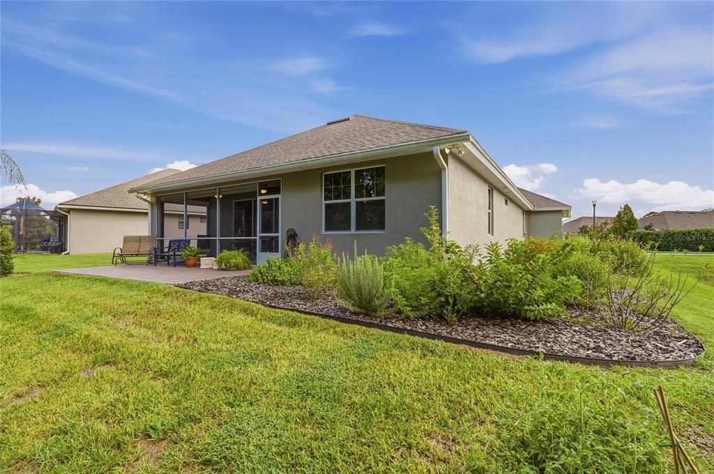 For Sale: $490,000 (3 beds, 2 baths, 1967 Square Feet)