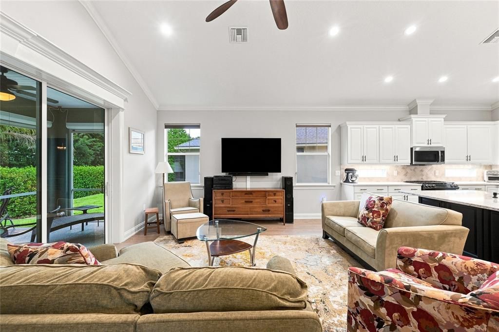 For Sale: $490,000 (3 beds, 2 baths, 1967 Square Feet)