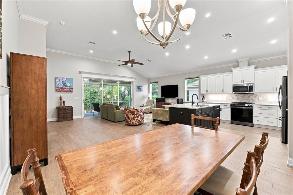 For Sale: $490,000 (3 beds, 2 baths, 1967 Square Feet)