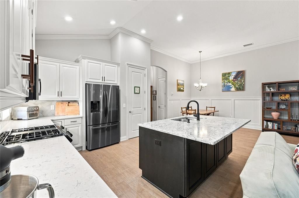 For Sale: $490,000 (3 beds, 2 baths, 1967 Square Feet)