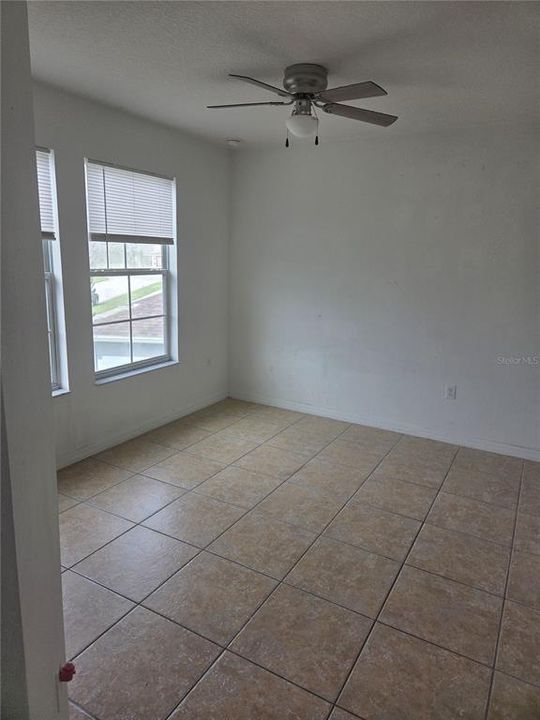 For Rent: $2,000 (3 beds, 3 baths, 1371 Square Feet)