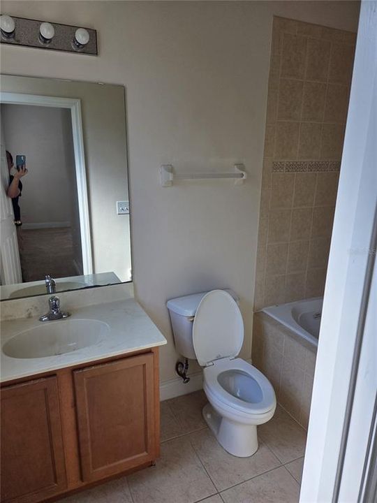 For Rent: $2,000 (3 beds, 3 baths, 1371 Square Feet)
