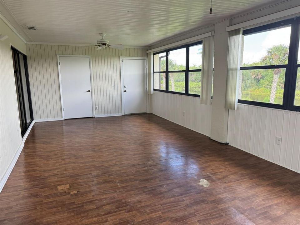 For Sale: $190,000 (3 beds, 2 baths, 1555 Square Feet)