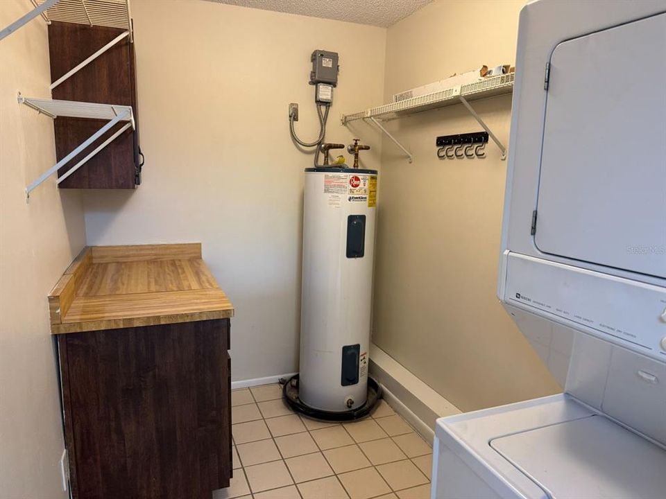 For Sale: $190,000 (3 beds, 2 baths, 1555 Square Feet)