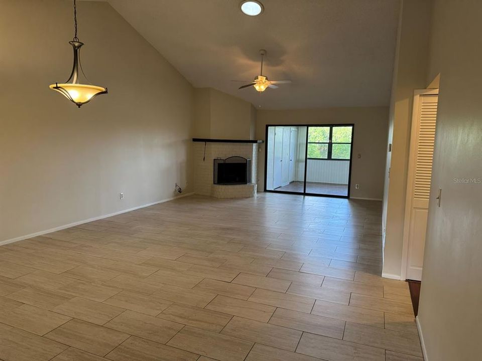 For Sale: $190,000 (3 beds, 2 baths, 1555 Square Feet)