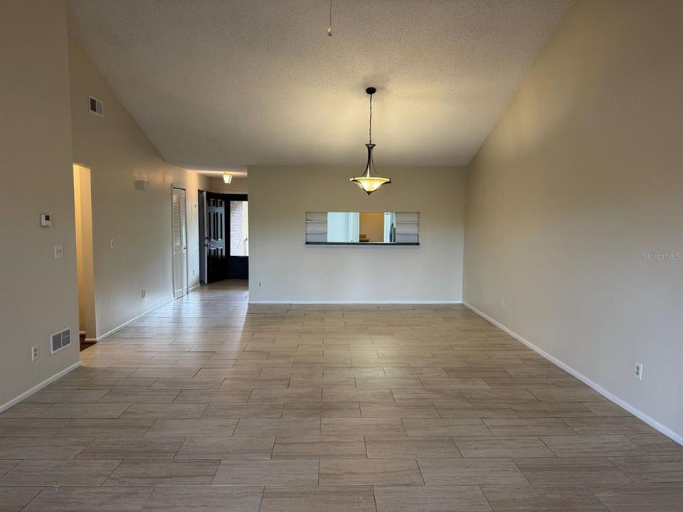 For Sale: $190,000 (3 beds, 2 baths, 1555 Square Feet)